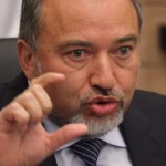 Ministro israelí Lieberman chantajea el inhumano bloqueo de Gaza con espurias condiciones Ministro israelí Lieberman chantajea el inhumano bloqueo de Gaza con espurias condiciones